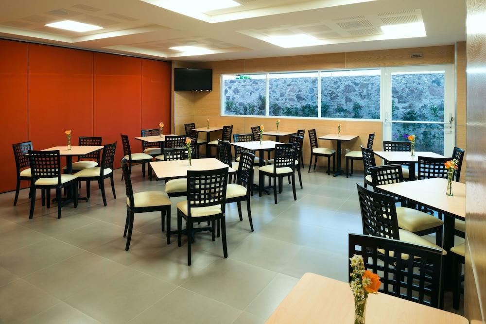 มิซิออน เอ็กซ์เพรส เกเรตาโร Hotel ภายนอก รูปภาพ