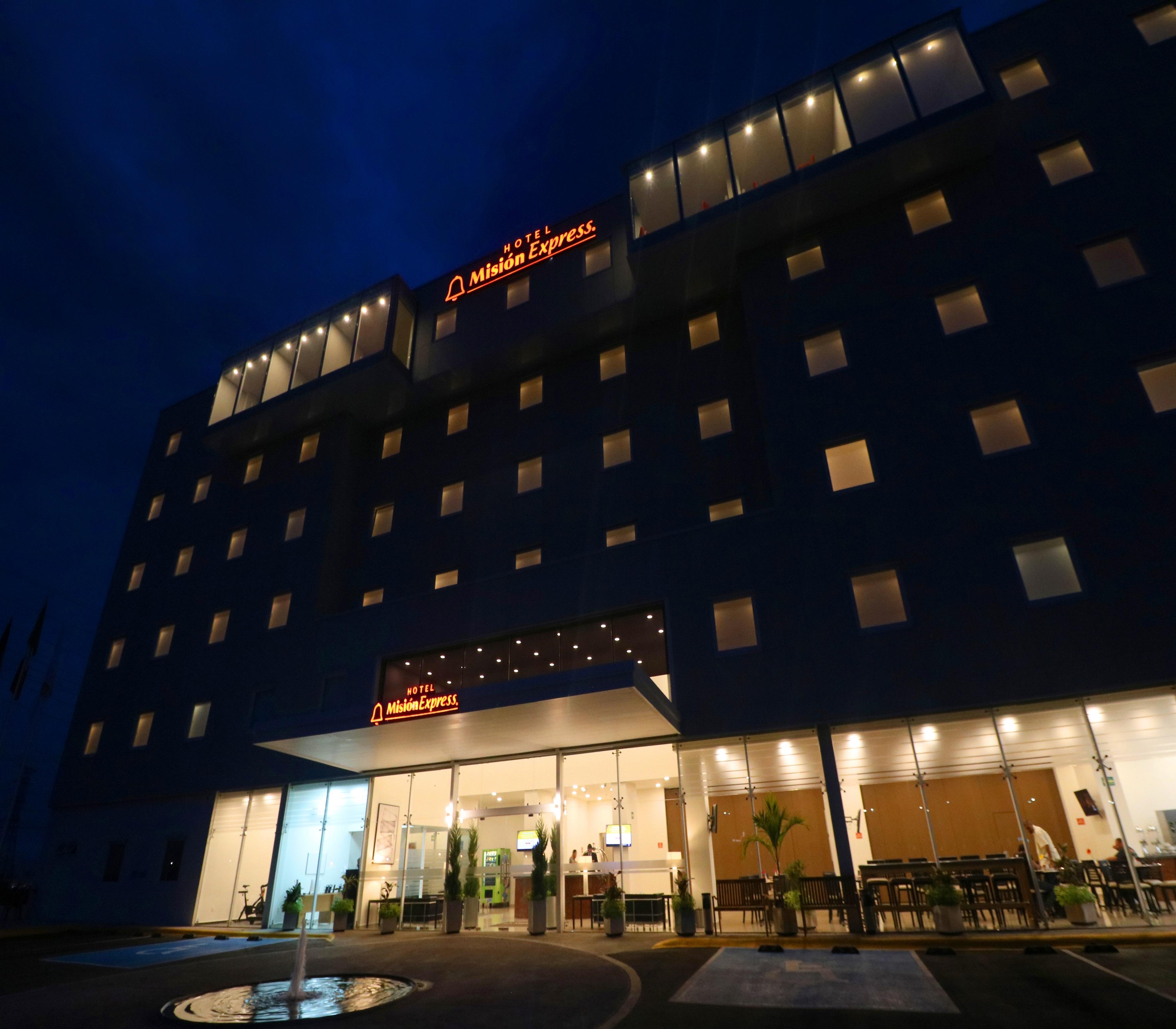 มิซิออน เอ็กซ์เพรส เกเรตาโร Hotel ภายนอก รูปภาพ