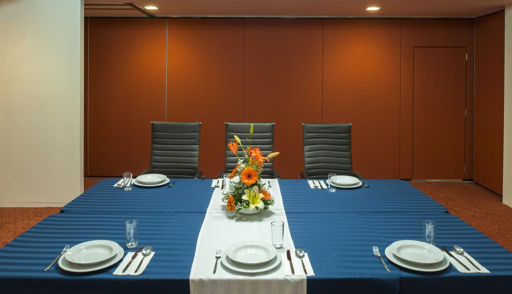 มิซิออน เอ็กซ์เพรส เกเรตาโร Hotel ภายนอก รูปภาพ