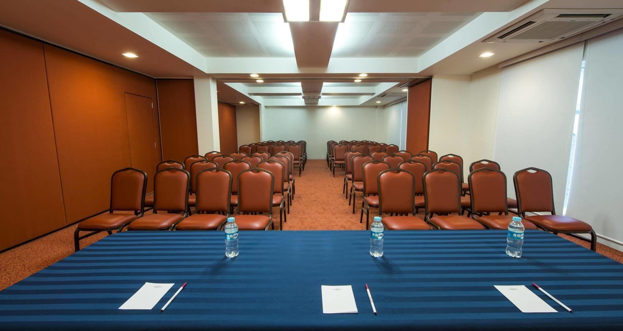 มิซิออน เอ็กซ์เพรส เกเรตาโร Hotel ภายนอก รูปภาพ