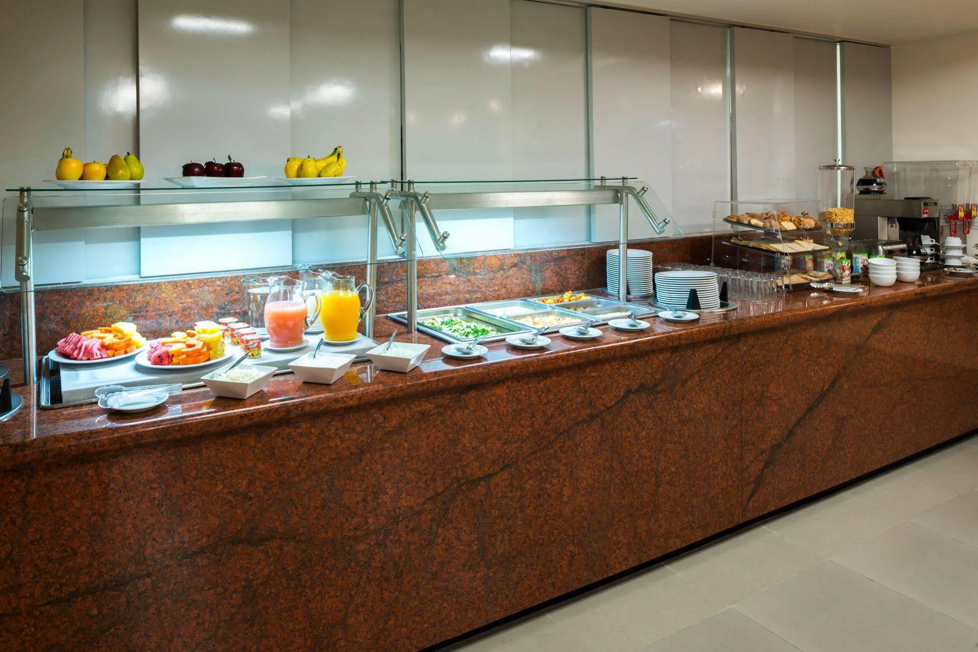 มิซิออน เอ็กซ์เพรส เกเรตาโร Hotel ภายนอก รูปภาพ