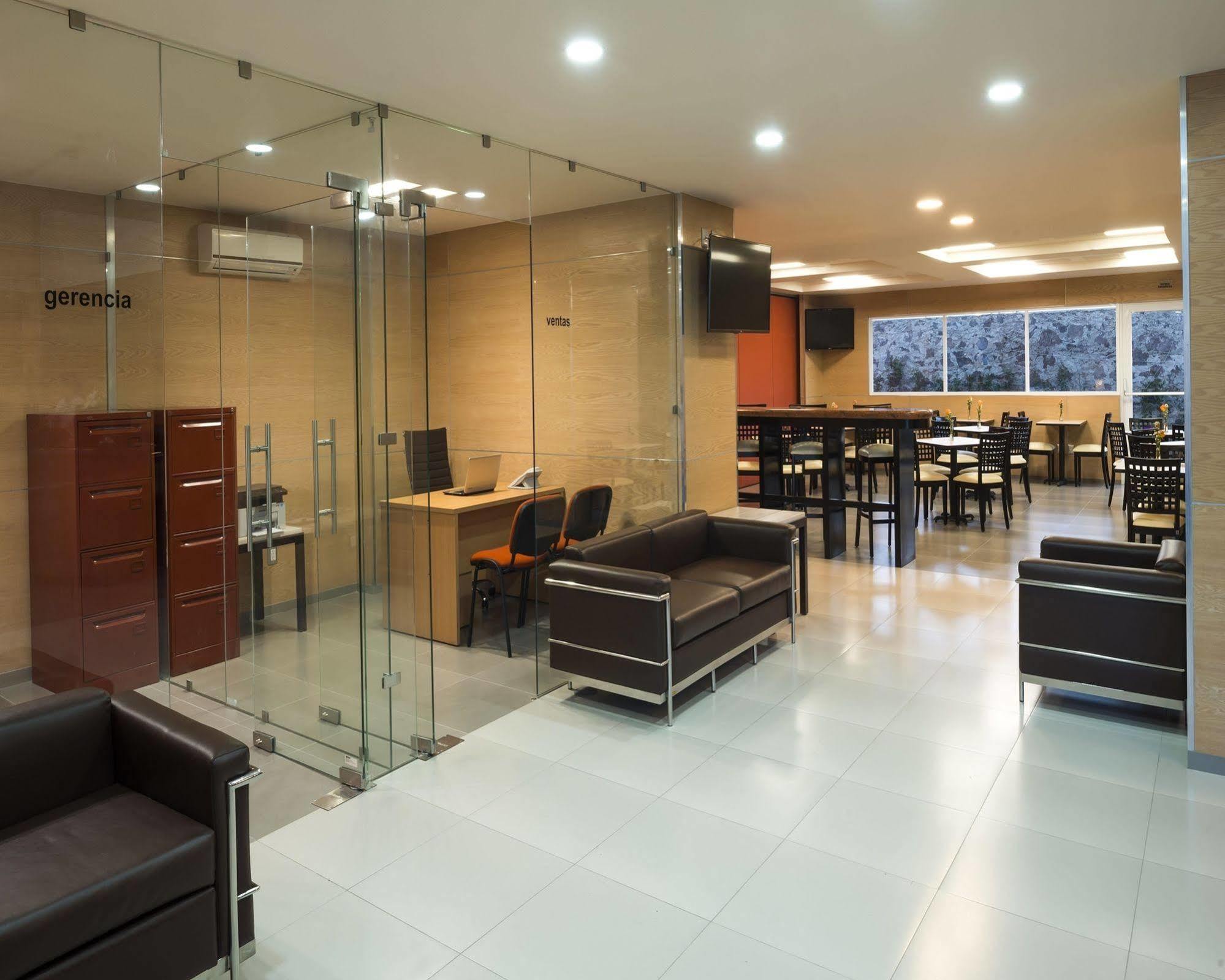 มิซิออน เอ็กซ์เพรส เกเรตาโร Hotel ภายนอก รูปภาพ